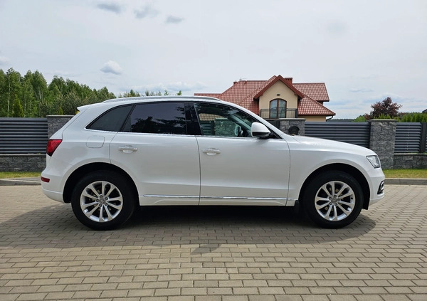 Audi Q5 cena 89900 przebieg: 159900, rok produkcji 2015 z Pakość małe 407